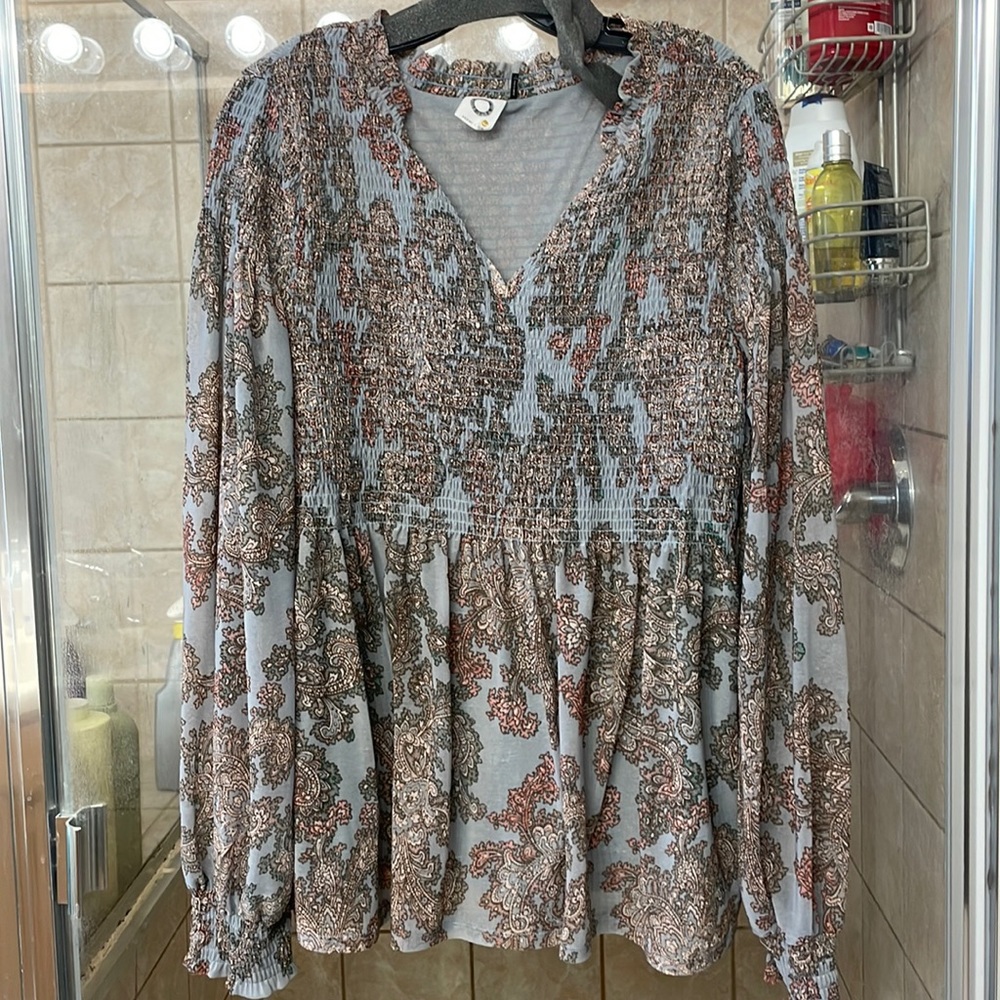 Akemi + Kin paisley pheasant top